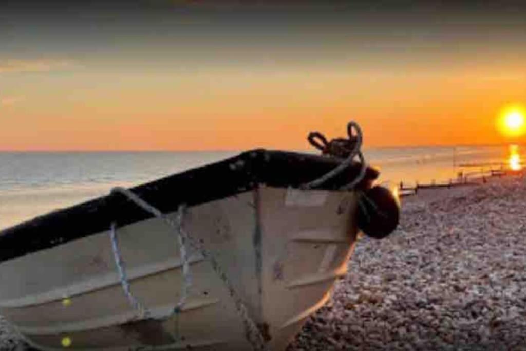 Villa The Sails East Wittering Esterno foto